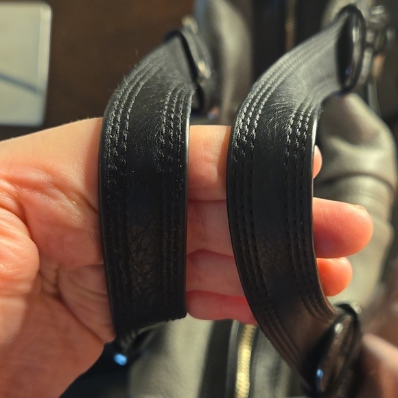 Michael Kors Satchel Medium Duffle Leather Bag - Picture 3 of 6